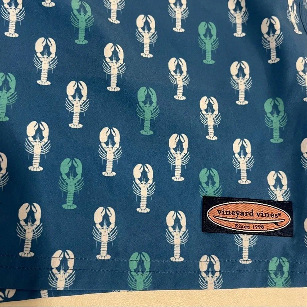 Vineyard Vines 7” Chappy Swim Trunks LOBSTER print Blue Teal White Medium NWOT
